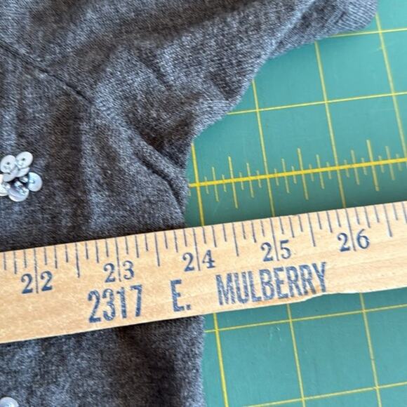 Talbots Women's Gray Pullover Sweater Short Sleeves Sequin Flowers sz 2X - Picture 5 of 6